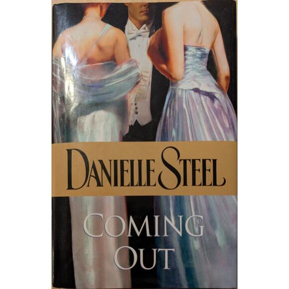 ❄️Coming Out by Danielle Steel - Picture 1 of 2